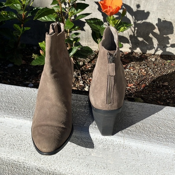 Eileen Fisher Suede Booties size 9 - Picture 6 of 12